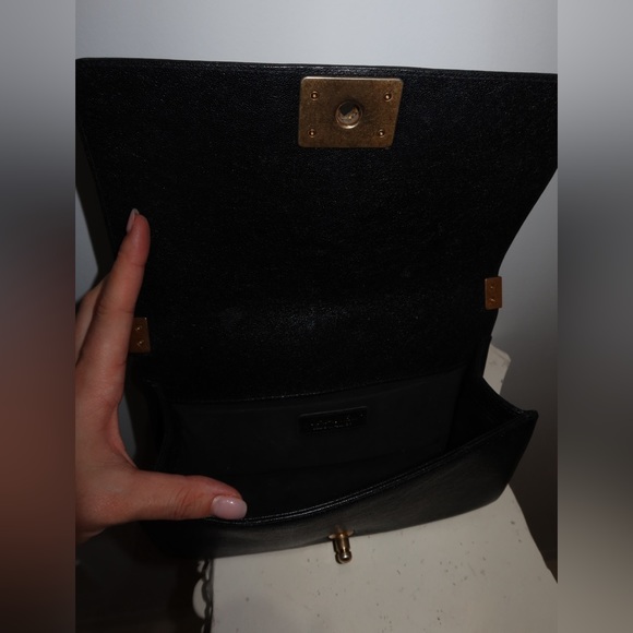 MEDIUM CHANEL BOY BAG - Picture 6 of 6